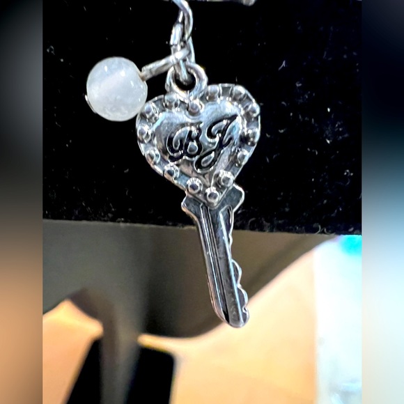 NWT Betsey Johnson Frozen Princess Necklace - Picture 4 of 6